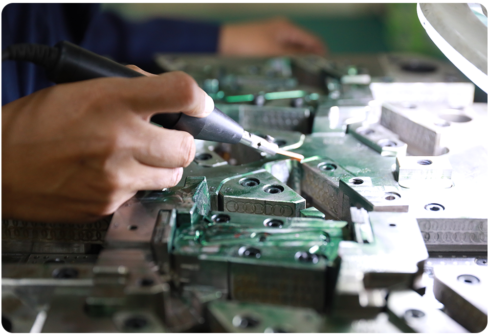 Advanced Mold & Tooling Engineering